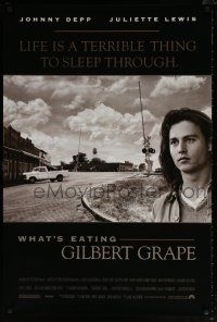 6k828 WHAT'S EATING GILBERT GRAPE DS 1sh '93 huge close up of Johnny Depp in small town!