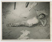6x029 ANNE BAXTER 8x10 still '40s wonderful overhead c/u laying on the beach in her swimsuit!