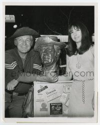 6x203 F TROOP candid 7x9 news photo '66 Forrest Tucker given life sized bust by California sculptor