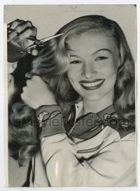 6x726 VERONICA LAKE 5x7 news photo '42 legendary mistake of offering to cut her hair for war bonds!