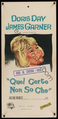 7f030 THRILL OF IT ALL Italian locandina '63 James Garner, wonderful art of Doris Day kissing!