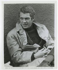 7m199 BULLITT candid 8x10 still '68 great close up of Steve McQueen relaxing between scenes!