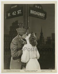 7m239 CLOCK 8x10.25 still '45 soldier Robert Walker kissing Judy Garland at Times Square!