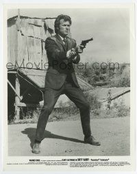 7m302 DIRTY HARRY 8x10.25 still '71 classic full-length image of Clint Eastwood pointing his gun!