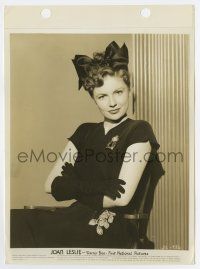 7m528 JOAN LESLIE 8x11 key book still '40s great seated portrait wearing gloves & bow in her hair!