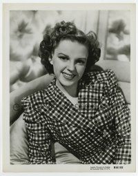 7m545 JUDY GARLAND 8x10.25 still R55 smiling portrait showing how she looked in the 1940s!