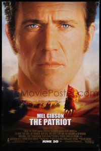 7r529 PATRIOT advance 1sh '00 huge close up portrait image of Mel Gibson over American flag!