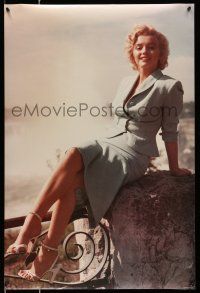 8d596 MARILYN MONROE 24x36 commercial poster '89 sitting on a rock and leaning back!