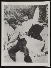 8d388 BRUCE LEE 18x23 special '70s cool image of the master martial artist fighting!