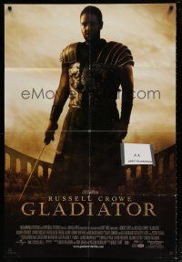 8f330 GLADIATOR DS 1sh '00 Ridley Scott, cool image of Russell Crowe in the Coliseum!