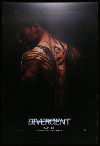 8k222 DIVERGENT teaser DS 1sh '14 cool image of Theo James' back tattoos!