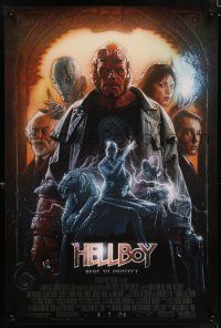 8k326 HELLBOY advance 1sh '04 Ron Perlman, Guillermo del Toro, Drew art of cast!