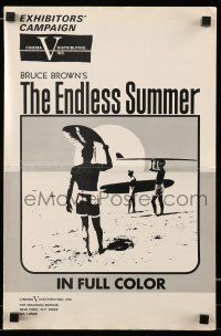 8m422 ENDLESS SUMMER pressbook '67 Bruce Brown surfing classic, great image of surfers on beach!