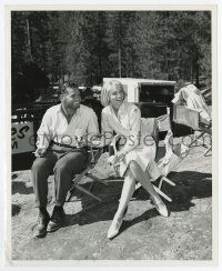 8s053 36 HOURS candid 8x10 still '65 Eva Marie Saint & James Garner hold hands on set at Yosemite!