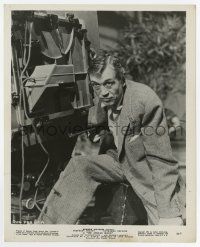 8s062 AFRICAN QUEEN candid 8x10 still '52 close up of director John Huston watching by the camera!