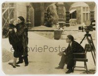 8s274 FLESH & THE DEVIL candid 7.25x9.5 still '26 Brown directs Greta Garbo & Gilbert by camera!