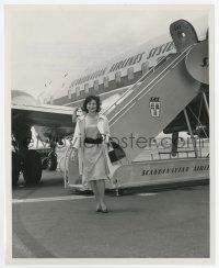 8s330 HAYA HARAREET 8x10 still '60 the Israeli actress arriving in LA on SAS after making Ben-Hur!