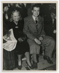 8s808 SONJA HENIE/RICHARD GREENE 8x10.25 still '38 together on a romantic date to the circus!
