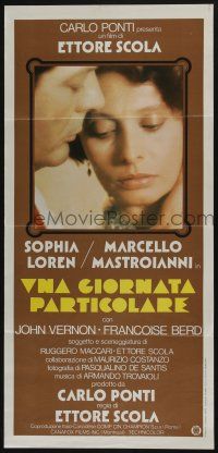8t153 SPECIAL DAY Italian locandina '77 great image of Sophia Loren & Marcello Mastroianni!