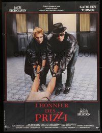 8y921 PRIZZI'S HONOR French 1p '85 different image of Jack Nicholson & Kathleen Turner w/dead body!