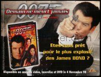 8y018 TOMORROW NEVER DIES French 8p video poster '97 Pierce Brosnan as James Bond with gun!