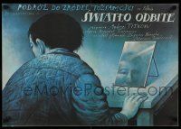 9b515 SWIATLO ODBITE Polish 19x27 '89 cool Wieslaw Walkuski artwork of man with mirror on desk!