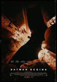 9c092 BATMAN BEGINS advance 1sh '05 Christian Bale as the Caped Crusader flying with bats!