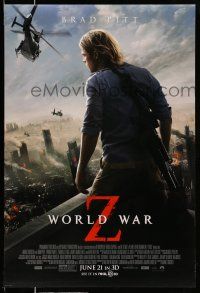 9c837 WORLD WAR Z advance DS 1sh '13 Brad Pitt overlooking burning city, zombie apocalypse!