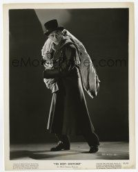 9h165 BODY SNATCHER 8x10.25 still '45 best full-length image of Boris Karloff carrying dead body!