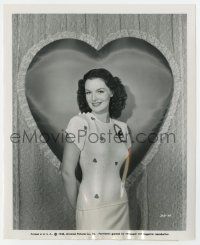 9h301 DOROTHY HART 8.25x10 still '48 the beautiful Universal star poses for Valentine's Day!