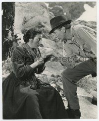 9h355 FOR WHOM THE BELL TOLLS 7.75x9.5 still '42 c/u of Gary Cooper talking to Katina Paxinou!