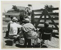 9h454 HUD candid 8.25x10 still '63 Martin Ritt & camera crew filming Paul Newman sitting on fence!