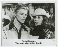 9h598 MAN WHO FELL TO EARTH 8.25x10.25 still '76 c/u of David Bowie & Candy Clark, Nicolas Roeg!