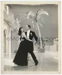 9h990 YOU'LL NEVER GET RICH 8.25x10 still '41 bride Rita Hayworth & Fred Astaire production number!