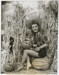 9h372 GALE ROBBINS 7.75x9.75 still '47 in sexy outfit carving Halloween pumpkin in a corn field!