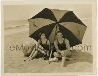 9h502 JOAN CRAWFORD/DOUGLAS FAIRBANKS JR 8x10.25 still '30s smiling with their dog at the beach!