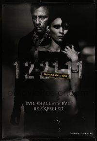 9j440 GIRL WITH THE DRAGON TATTOO teaser DS bus stop '11 Daniel Craig, Rooney Mara in title role!