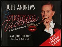 9j274 VICTOR VICTORIA 46x60 stage poster '95 wonderful full-length image of Julie Andrews in tuxedo!