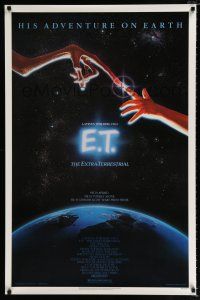 9k207 E.T. THE EXTRA TERRESTRIAL studio style 1sh '82 Barrymore, Steven Spielberg classic, Alvin art