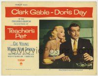 9r926 TEACHER'S PET LC #7 '58 c/u of sexy Mamie Van Doren with newspaper editor Clark Gable!