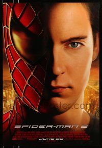 9w687 SPIDER-MAN 2 advance DS 1sh '04 great image of Tobey Maguire in the title role