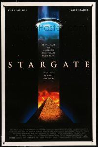 9w724 STARGATE 1sh '94 Kurt Russell, James Spader, a million light years from home!