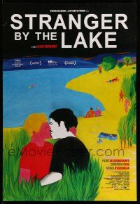9w730 STRANGER BY THE LAKE 1sh '13 L'inconnu du lac, art of gay homosexuals kissing by de Pekin!