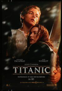 9w761 TITANIC DS 1sh R12 great romantic image of Leonardo DiCaprio & Kate Winslet!