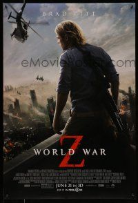 1c841 WORLD WAR Z advance DS 1sh '13 Brad Pitt overlooking burning city, zombie apocalypse!