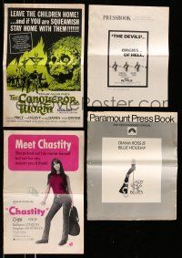1h057 LOT OF 22 UNCUT PRESSBOOKS '60s-70s advertising images from a variety of movies!