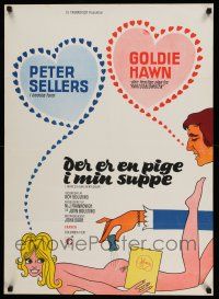 1j836 THERE'S A GIRL IN MY SOUP Danish '71 different artwork of Peter Sellers & naked Goldie Hawn!