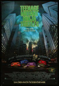 1k759 TEENAGE MUTANT NINJA TURTLES 1sh '90 live action, cool image of turtles in NYC sewers!