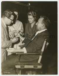1m237 COUNTRY GIRL candid 7.5x9.75 still '54 director Seaton w/ Grace Kelly & Bing Crosby on set!