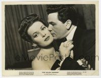 1m306 FALLEN SPARROW 8x10 still '43 romantic close up of John Garfield & sexy Maureen O'Hara!